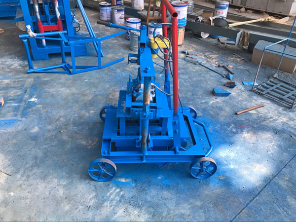 小型移動式免燒磚機